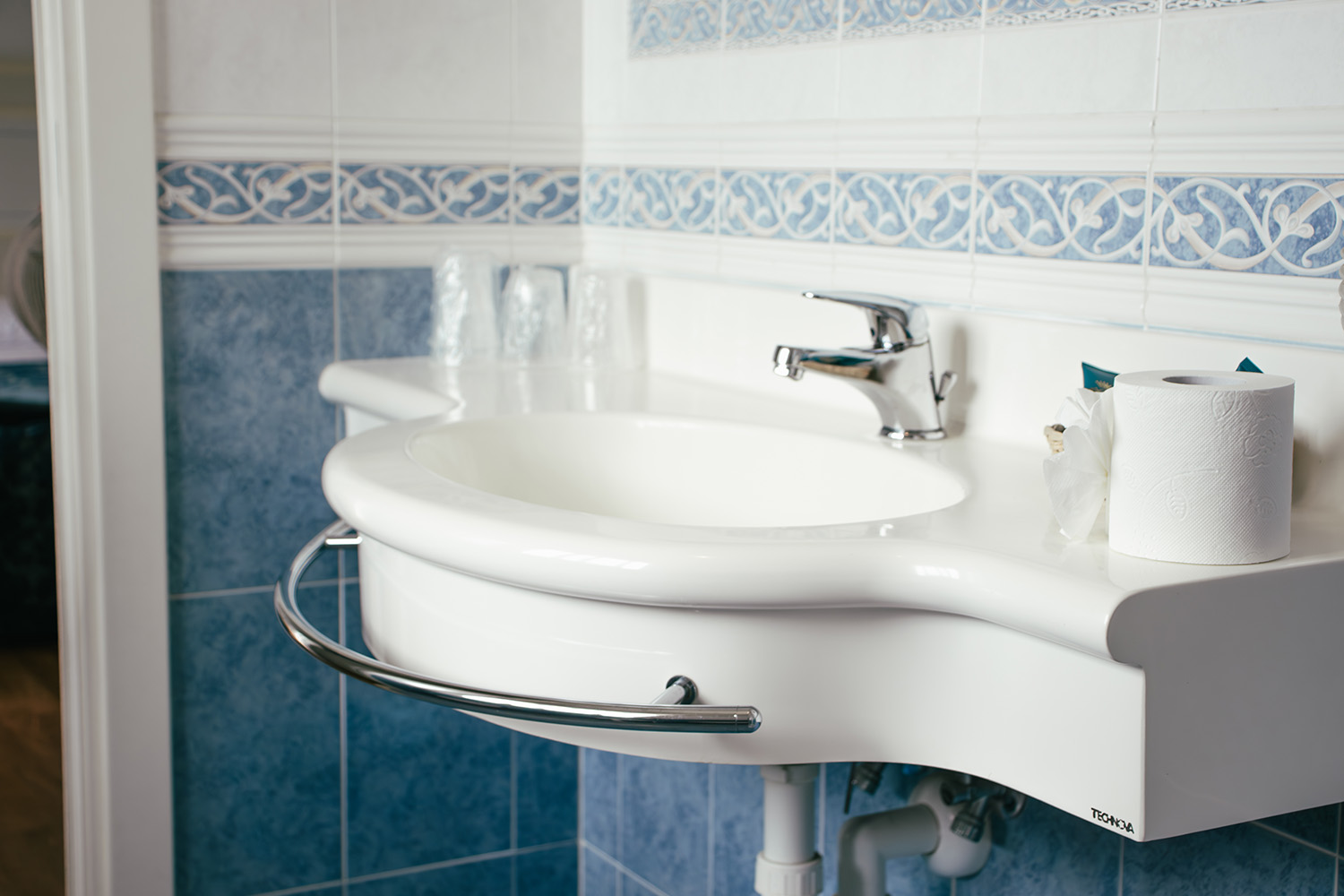 lavandino del bagno di una delle camere dell'Hotel Principe a Caorle